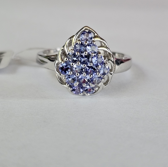 Genuine Tanzanite Cluster Ring Size 9!  💙 - Picture 3 of 13